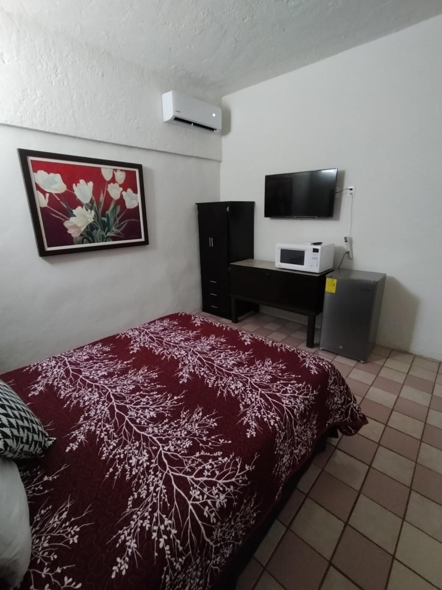 Tres Migueles, Estudio Luupita, Cerca De La Marina, Zona Turistica Y Playa